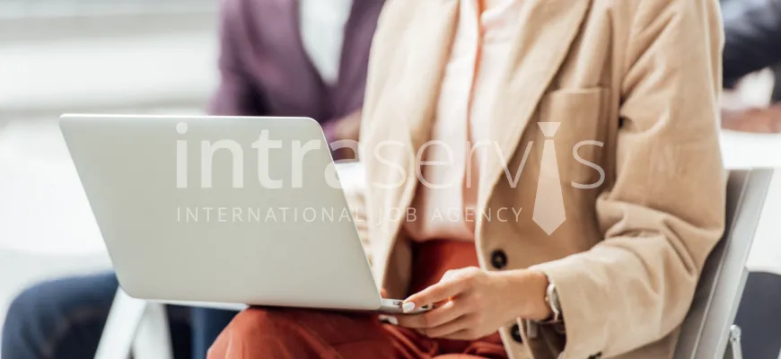 Jak efektywnie korzystać z portalów pracy online?